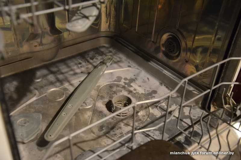 Сколько ополаскивателя нужно заливать в посудомоечную машину