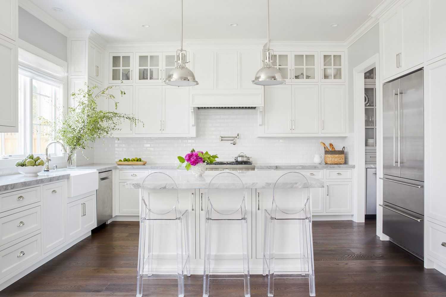 Белая кухня 2021-2022: интересные и современные идеи дизайна кухни в белом цвете (+65 фото)