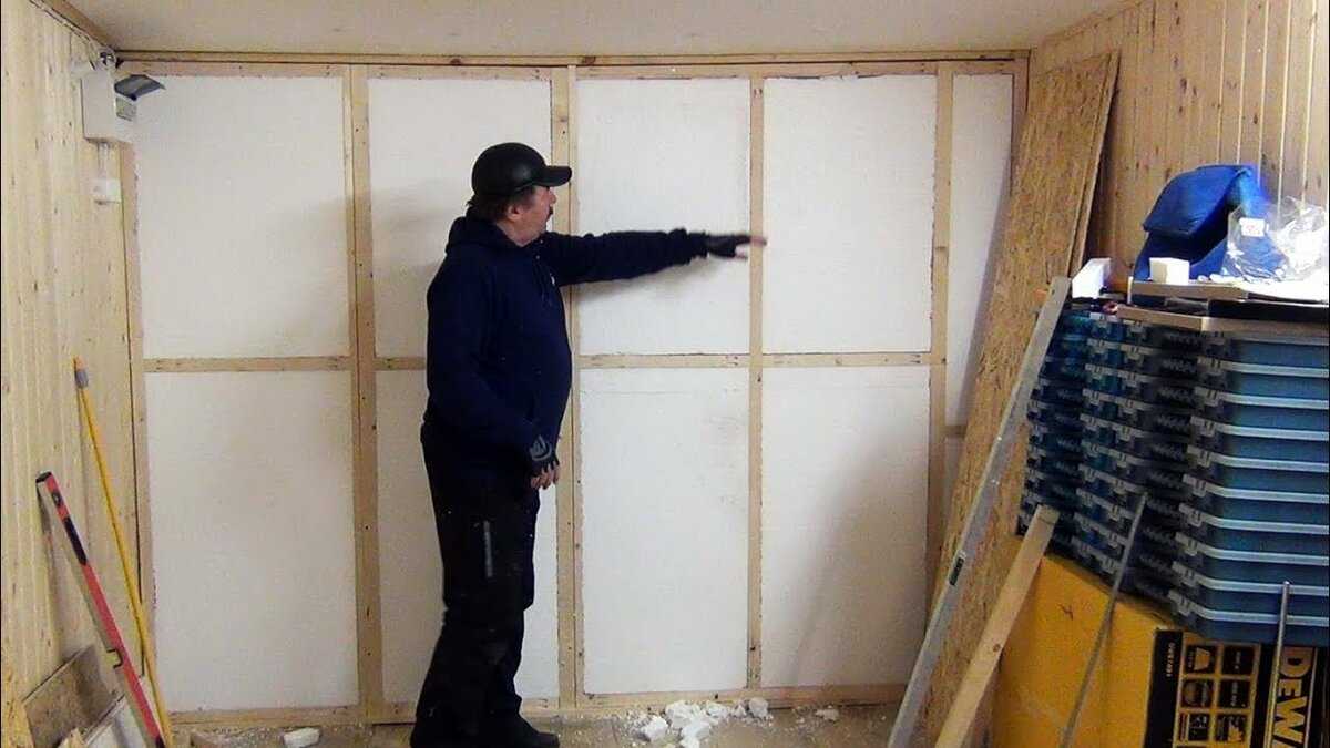 Как дешево и красиво утеплить ворота гаража изнутри
