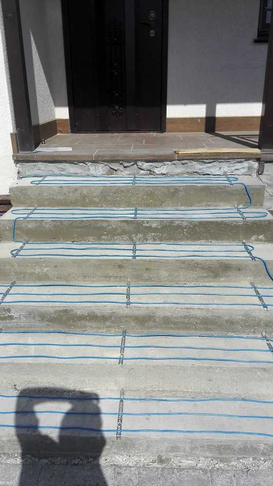 Обогрев водостока: устройство и монтаж системы