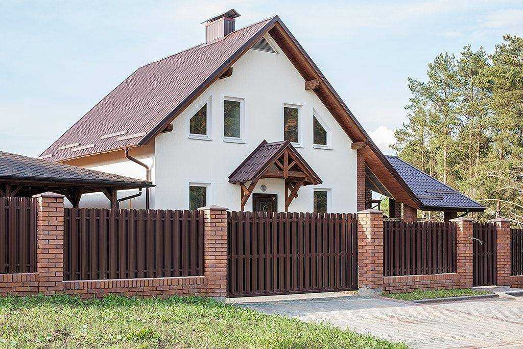 Профнастил для забора: 120 фото применения разных вариантов