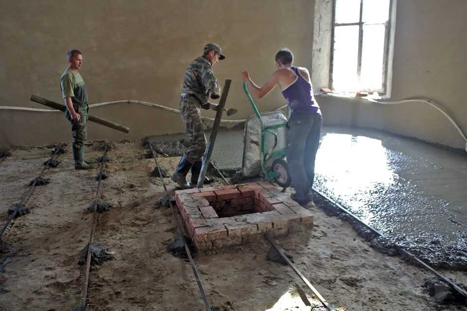 Как залить пол бетоном в гараже правильно: фото и видео